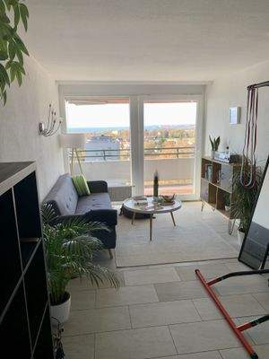 3 Eingang Blick Wohnzimmer.jpg