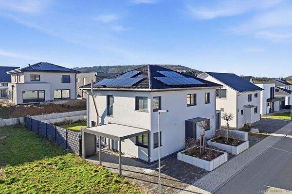 Einfamilienhaus mit Garage