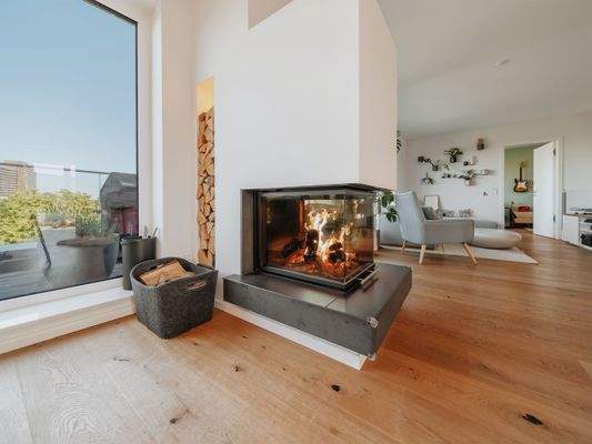 Hochklassige Endetage mit Kamin