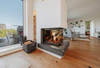 Hochklassige Endetage mit Kamin