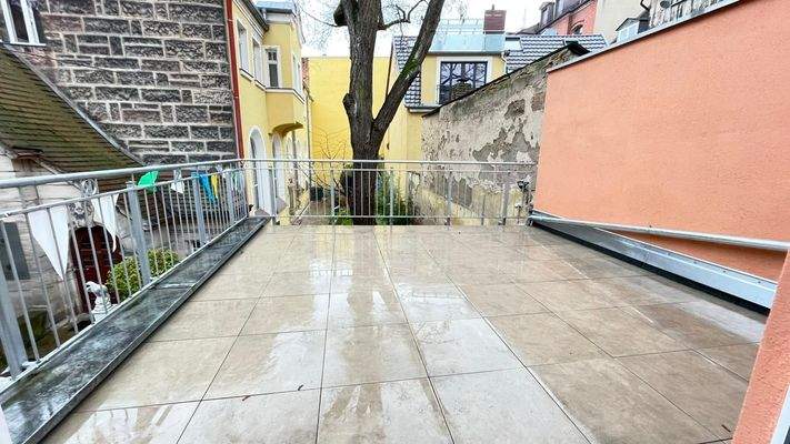 wunderschöne große Terrasse