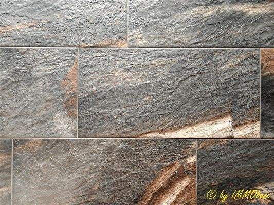 Steinfliesenboden im Erdgeschoss