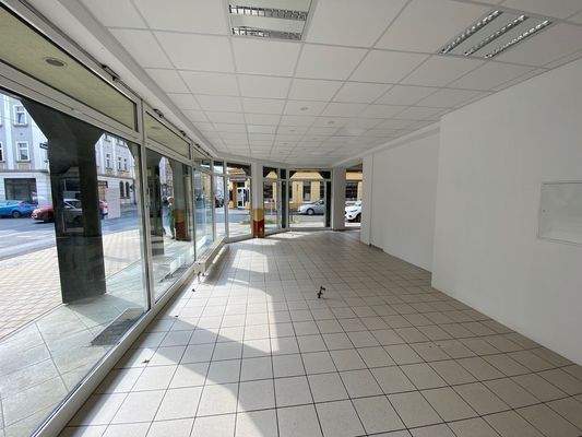 große Gewerbefläche.jpg