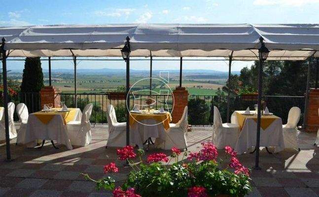 Historisches Anwesen mit 13 Zimmern