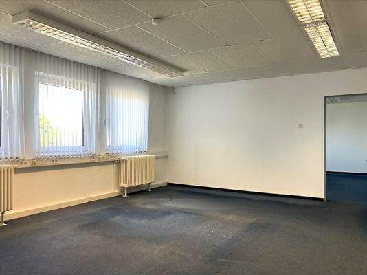 Büroraum 1, Gegenblick, Tür zu Raum 2