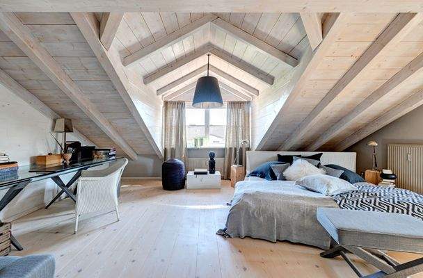 Helles Studio im Dachgeschoss