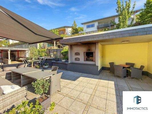 Terrasse hinter dem Haus