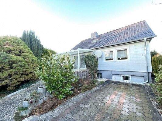 Hausansicht von Straße