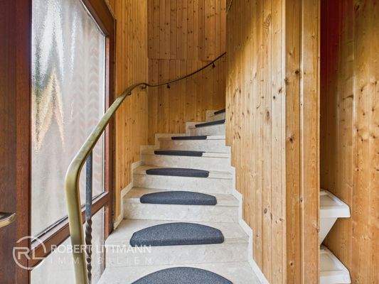 Flur zum Dachgeschoss