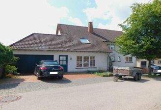 EB1 Ansicht v.d. Straßenseite