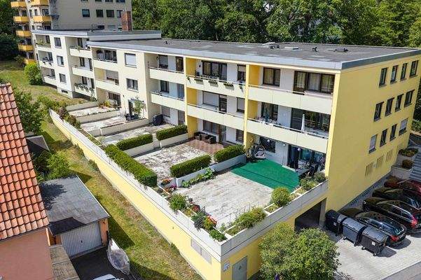 Ansicht nah mit Terrasse