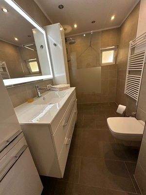 EG: Fein herausgeputzt!