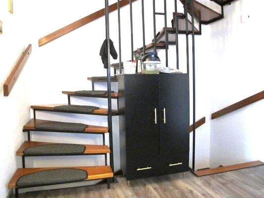 Treppenaufgang zum OG.JPG