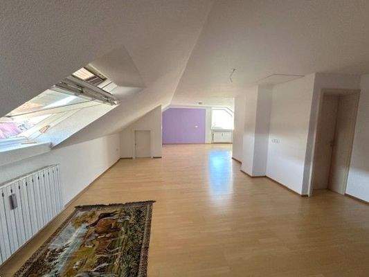 24. loftartiger Wohnraum DG.jpg