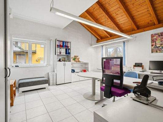 Helles großzügiges Büro