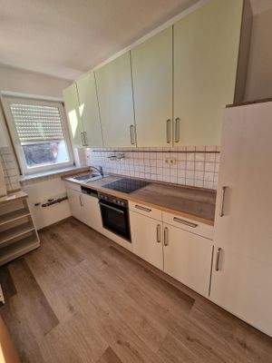 Einbauküche kann vom Vormieter übernommen werden