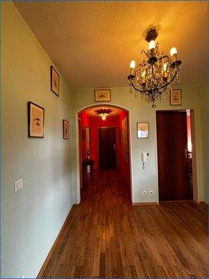 Großer Flur Blick Richtung Ausgang