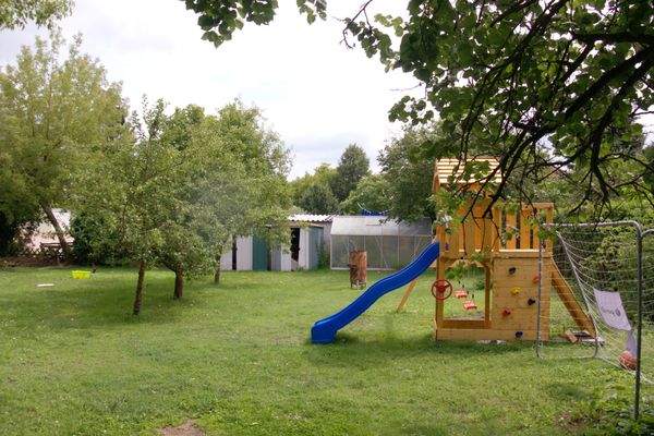 Gartenbereich hinter dem Haus