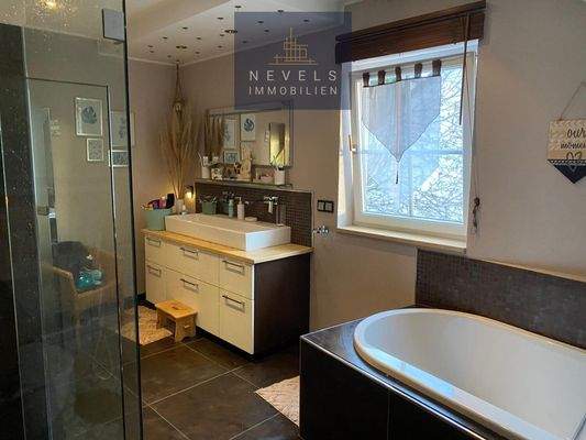 Modernes Badezimmer (1)