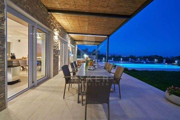 Traumvilla in idyllischer Umgebung von Kaštela