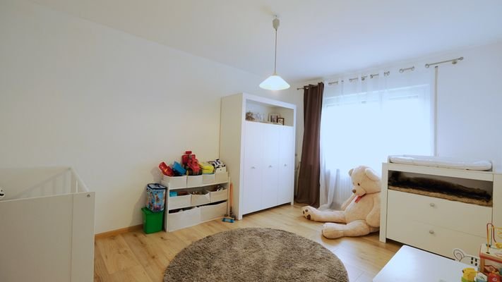 Ein weiteres schönes großes Zimmer