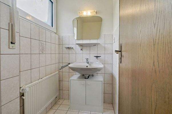 Einliegerwohnung (WC am Schlafzimmer 2,38 m²)