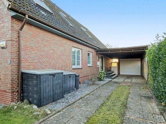 Carport und Garage