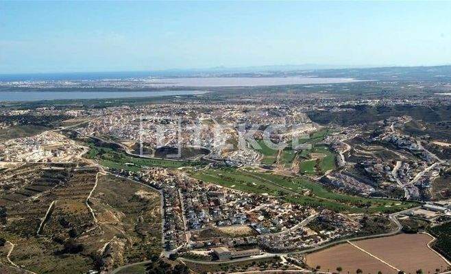 Stylish Detached Villas in Proximity to Golf Courses in Rojales