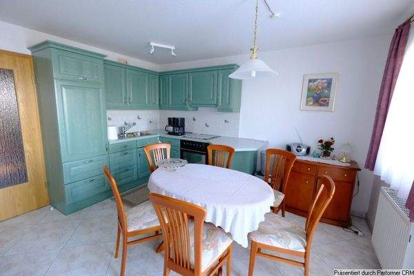 Küche und Essbereich