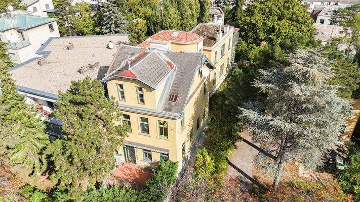 DJI_20250930112352_0004_D