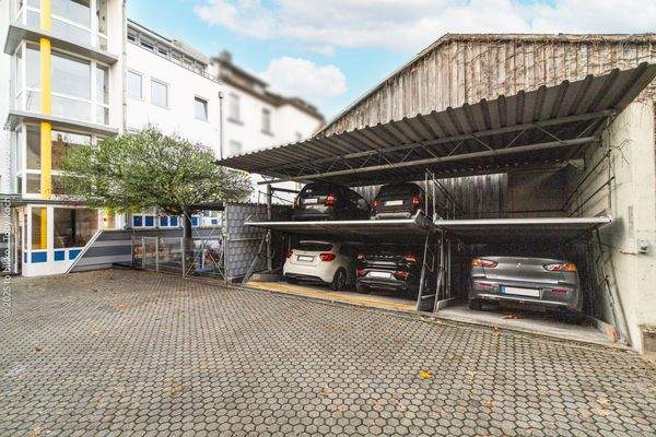 Duplex-Parker und Stellplätze