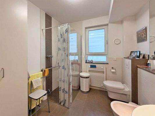 Einbauschrank im Tageslichtbad