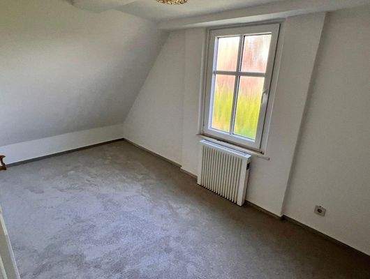 Schlafzimmer OG/neuer Teppich