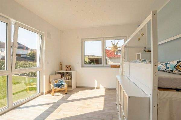 Kinderzimmer Nr. 1 im OG (1)