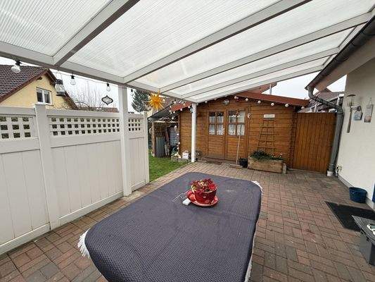 Überdachte Terrasse