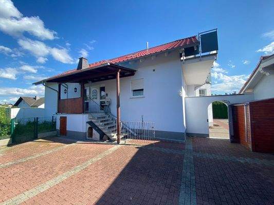 Innenhof und Eingangsbereich EG und DG