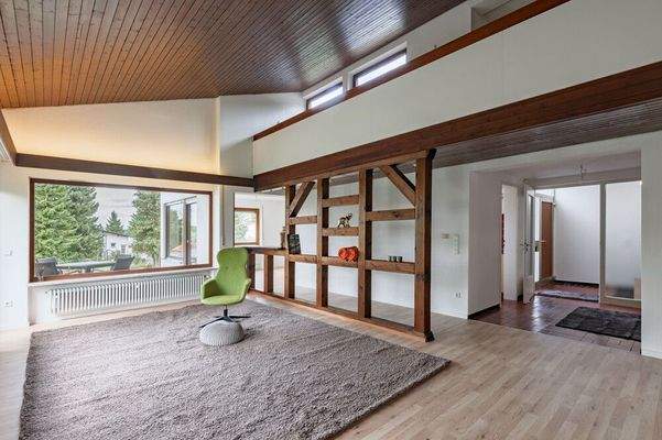 Beeindruckende Architekur, großzügiger Grundriss und Licht und Luft nach draußen 