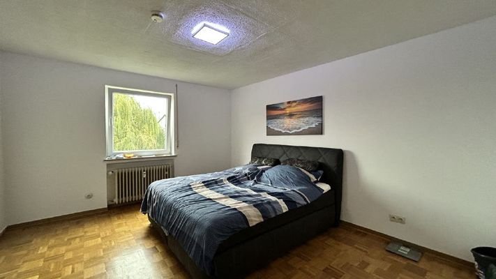 ... das Schlafzimmer