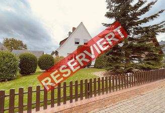 Hausansicht von Straße