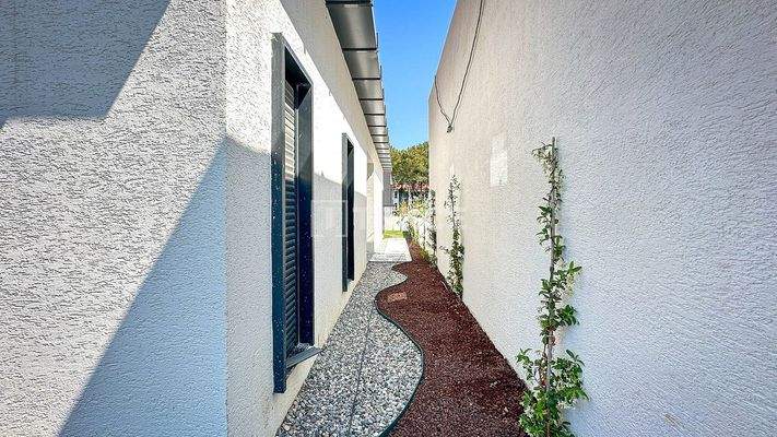 Villas Near the Beach with Open Sea View in Kuşadası