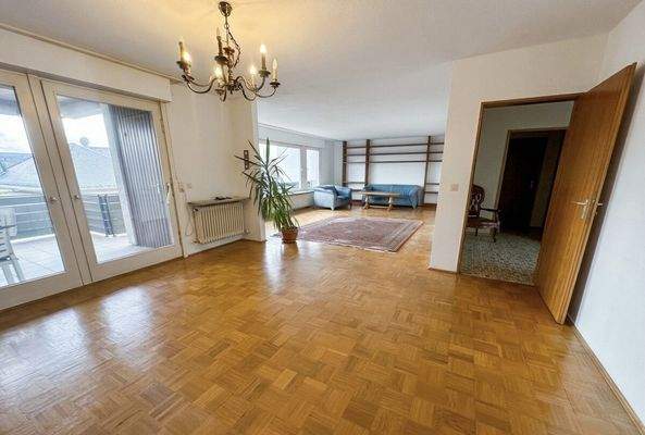 Helles, großzügiges Wohnzimmer