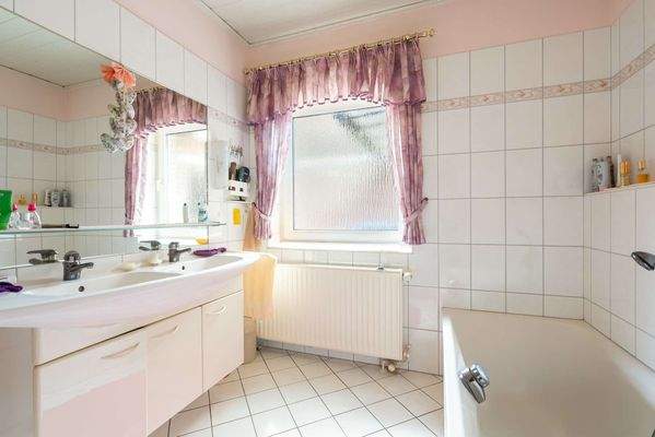 Blick ins Badezimmer