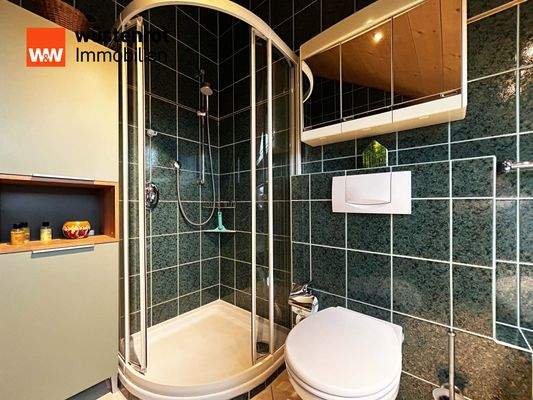 Badezimmer: Klarer Start in den Tag – kompakt, funktional, frisch