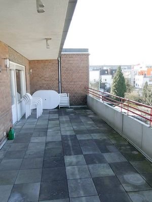 Große Sonnen-Terrasse