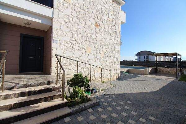4-Bedroom Semi-Detached Villa with Pool and Garden in Belek