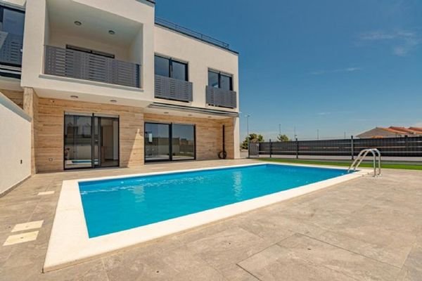 luxusvilla-palma-mit-pool-neubau-vodice (2)