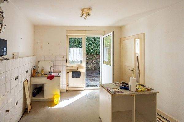 1. OG: Küche mit Zugang Terrasse