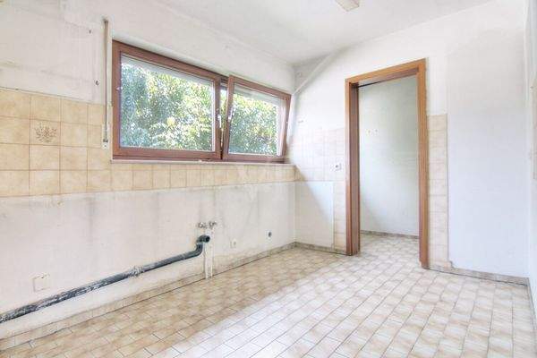 Küche + Speisekammer