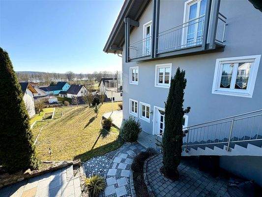 Blick vom Carport auf das Objekt.jpg