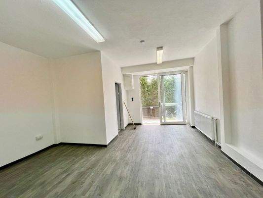 Laderampe/Büronische